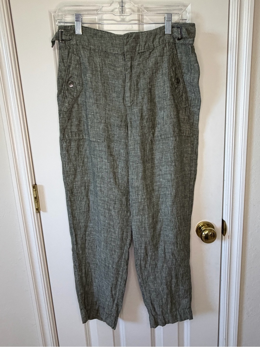 Athleta Olive Green 100% Linen Voyager Chambray Capris size 8